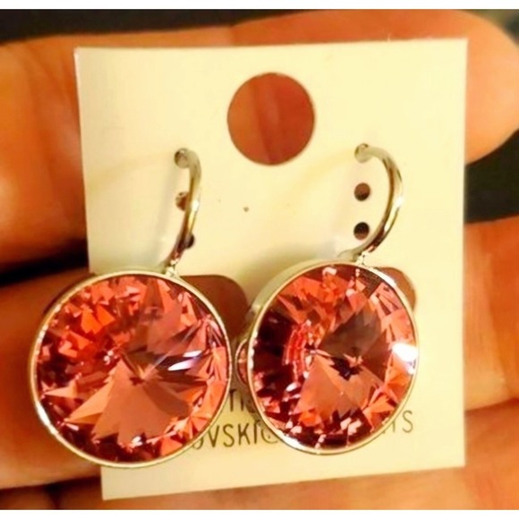 Made W SWAROVSKI NEW! ELEMENT CRYSTALS Medium Pink‎ Leverback. 15mm Bling Round